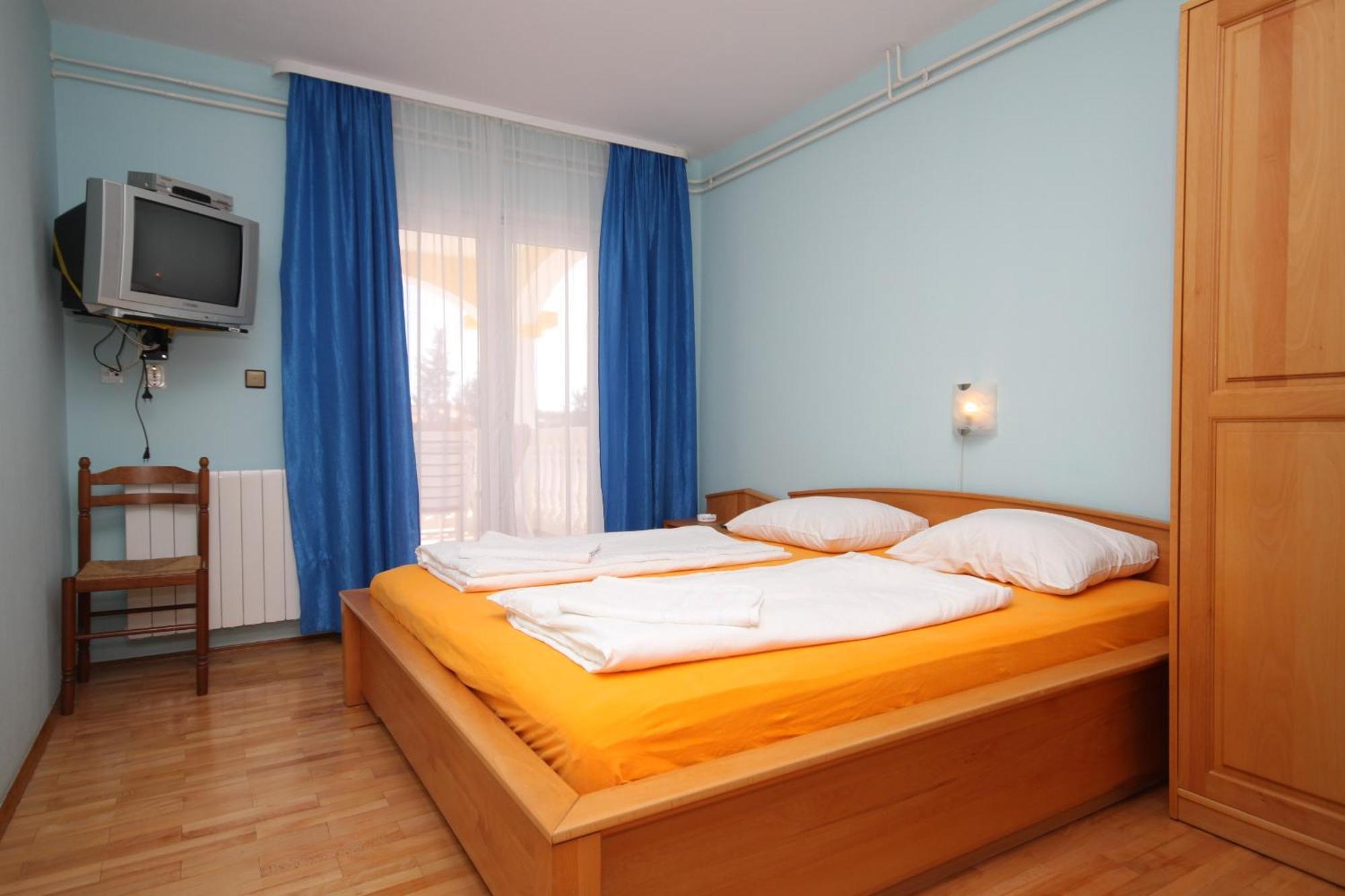 Rooms With A Swimming Pool Peroj, Fazana - 2235 Exteriér fotografie