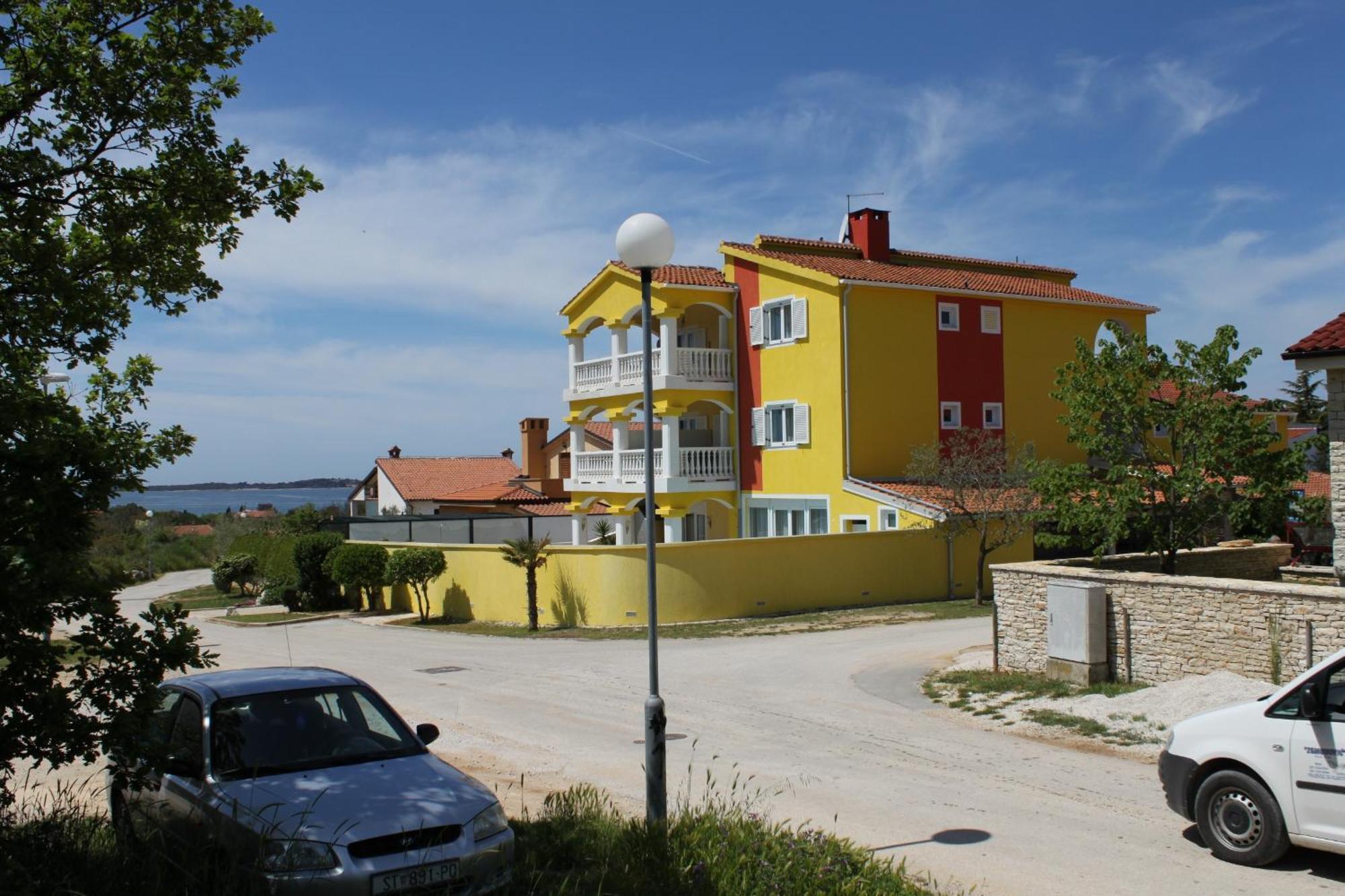 Rooms With A Swimming Pool Peroj, Fazana - 2235 Exteriér fotografie