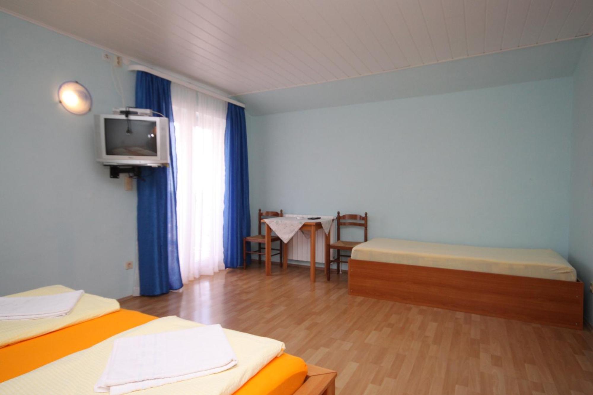 Rooms With A Swimming Pool Peroj, Fazana - 2235 Pokoj fotografie